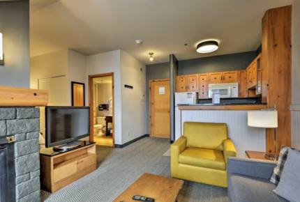 Ski In Ski Out Luxury Lodge Studio - Mont-Tremblant, Canada