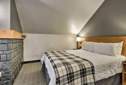 Ski In Ski Out Luxury Lodge Studio - Mont-Tremblant, Canada