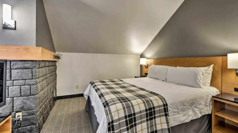 Ski In Ski Out Luxury Lodge Studio - Mont-Tremblant, Canada