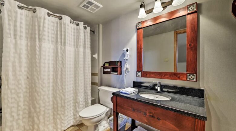 Ski In Ski Out Luxury Lodge Studio - Mont-Tremblant, Canada