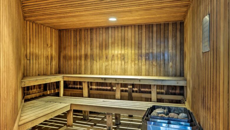 Ski In Ski Out Luxury Lodge Studio - Mont-Tremblant, Canada