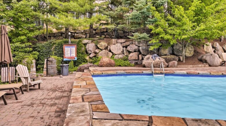 Ski In Ski Out Luxury Lodge Studio - Mont-Tremblant, Canada