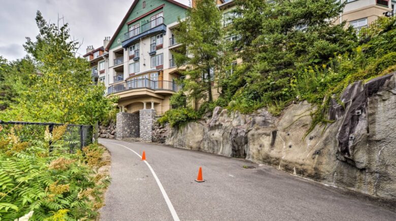 Ski In Ski Out Luxury Lodge Studio - Mont-Tremblant, Canada