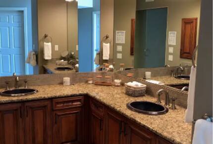 Kelowna Luxury Penthouse - Kelowna, Canada