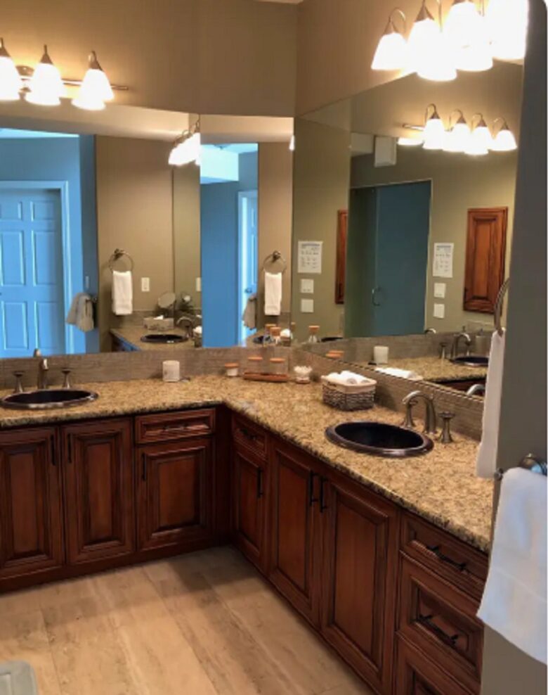 Kelowna Luxury Penthouse - Kelowna, Canada