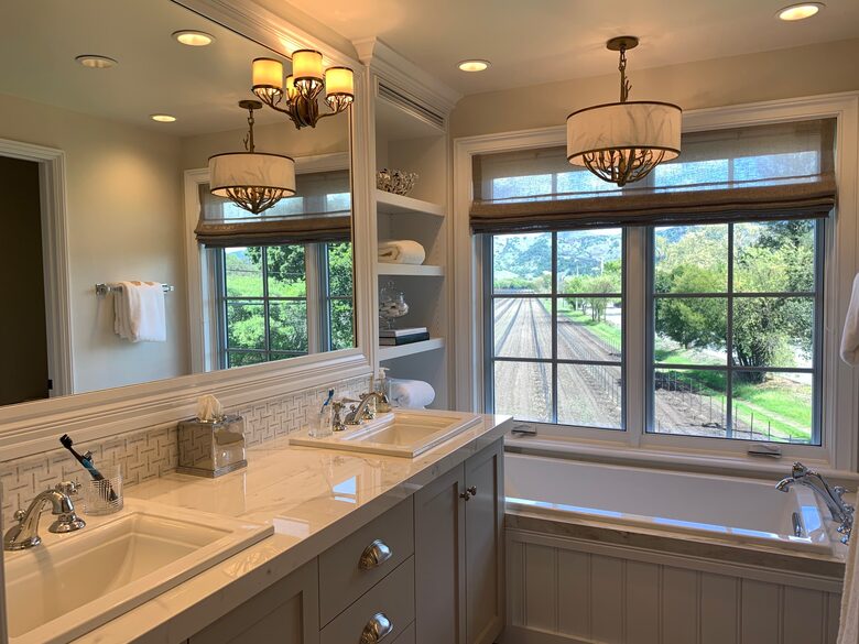 Heart of Napa Valley Luxury Home and Guest House - Walk to French Laundry and Countless Tasting Rooms! - Yountville, California