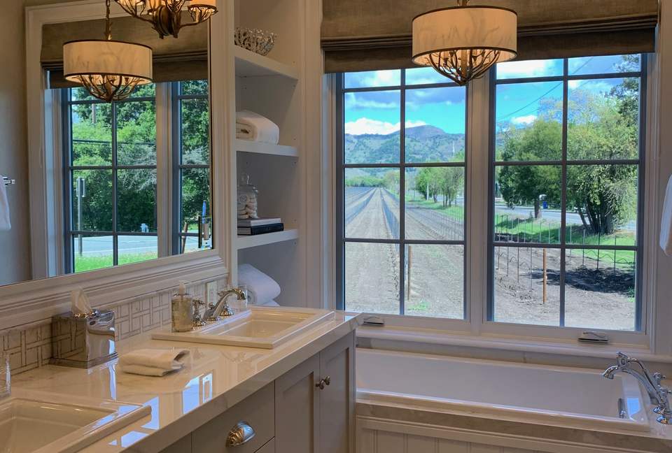 Heart of Napa Valley Luxury Home and Guest House - Walk to French Laundry and Countless Tasting Rooms! - Yountville, California