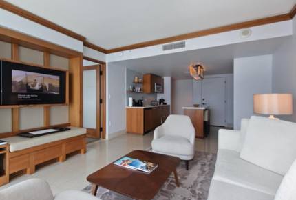 Carillon Oceanfront Luxury Getaway - Miami Beach, Florida