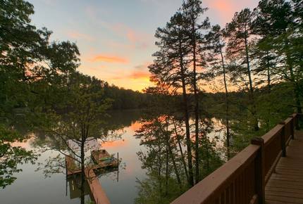 Water's Edge Lake House - Gainesville, Georgia