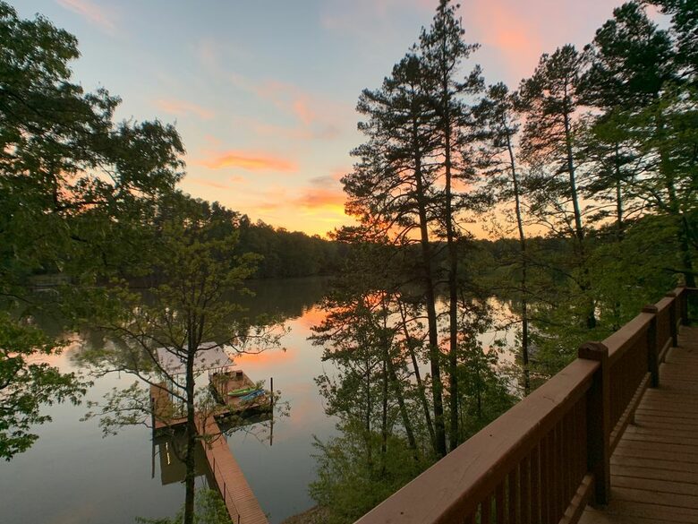 Water's Edge Lake House - Gainesville, Georgia