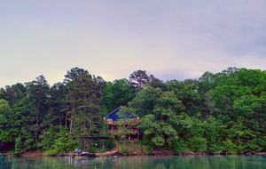 Water's Edge Lake House - Gainesville, Georgia