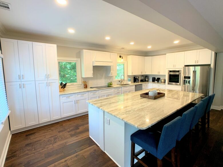 Water's Edge Lake House - Gainesville, Georgia