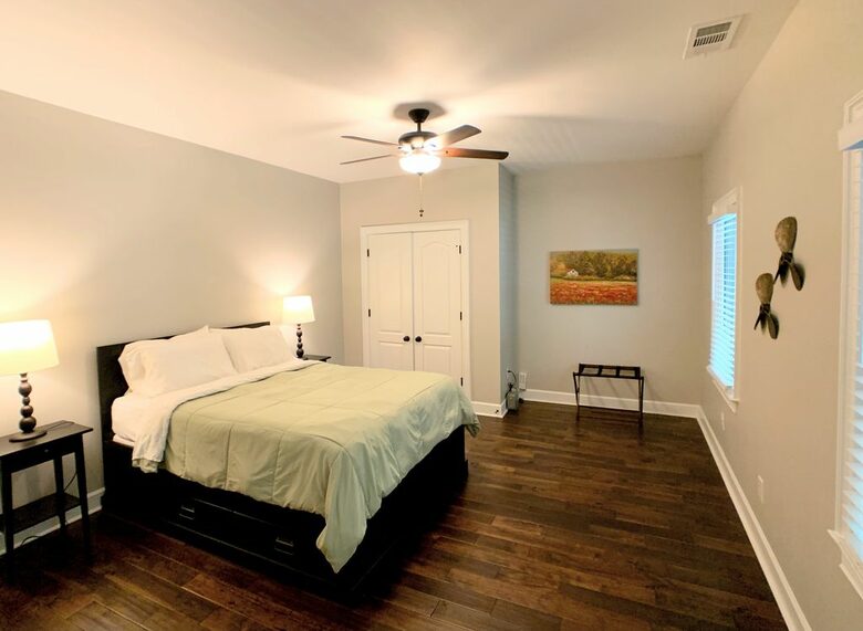 Water's Edge Lake House - Gainesville, Georgia