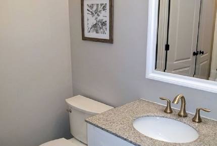 Water's Edge Lake House - Gainesville, Georgia