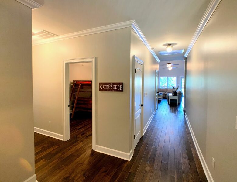 Water's Edge Lake House - Gainesville, Georgia