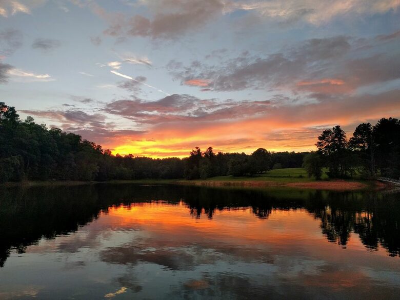 Water's Edge Lake House - Gainesville, Georgia