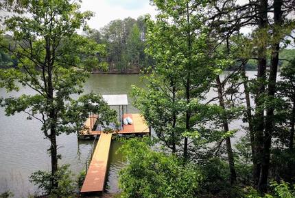 Water's Edge Lake House - Gainesville, Georgia