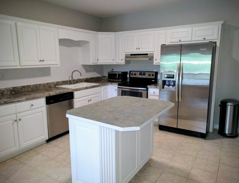 Water's Edge Lake House - Gainesville, Georgia