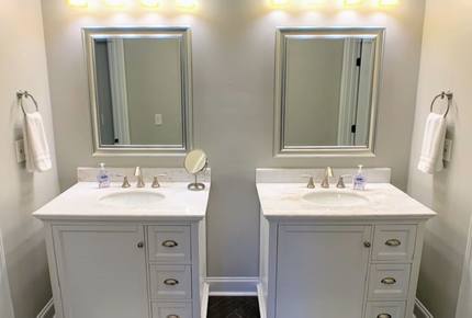 Water's Edge Lake House - Gainesville, Georgia