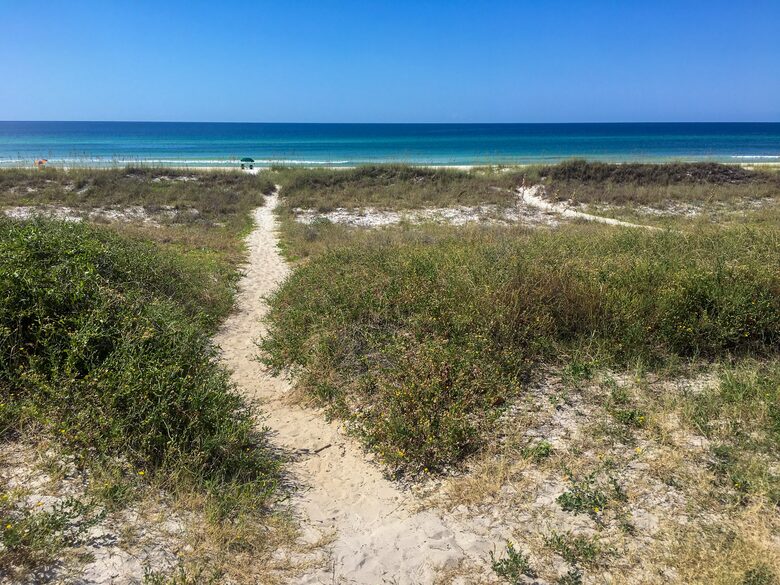 Leo's Hideaway - Panama City Beach, Florida