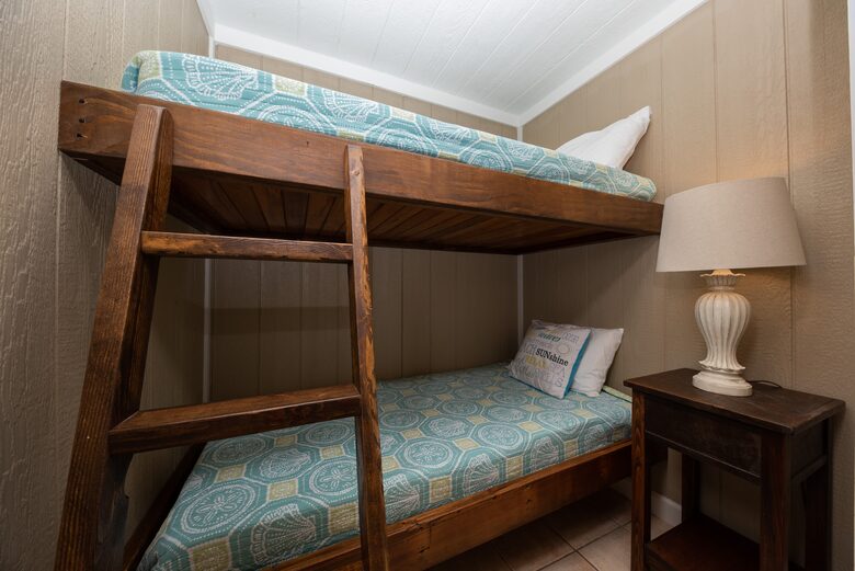 Leo's Hideaway - Panama City Beach, Florida