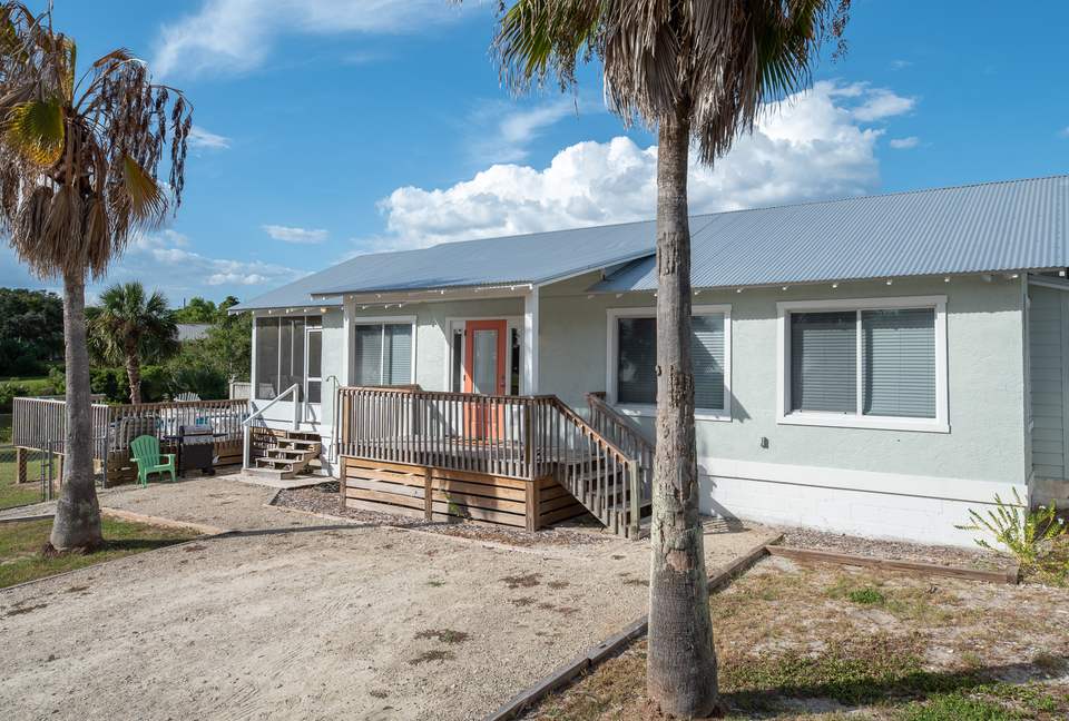 Leo's Hideaway - Panama City Beach, Florida