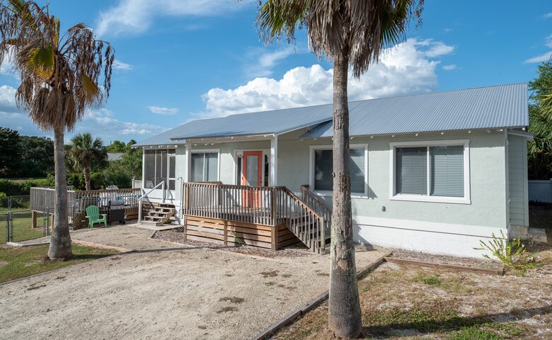 Leo's Hideaway - Panama City Beach, Florida