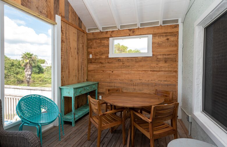 Leo's Hideaway - Panama City Beach, Florida