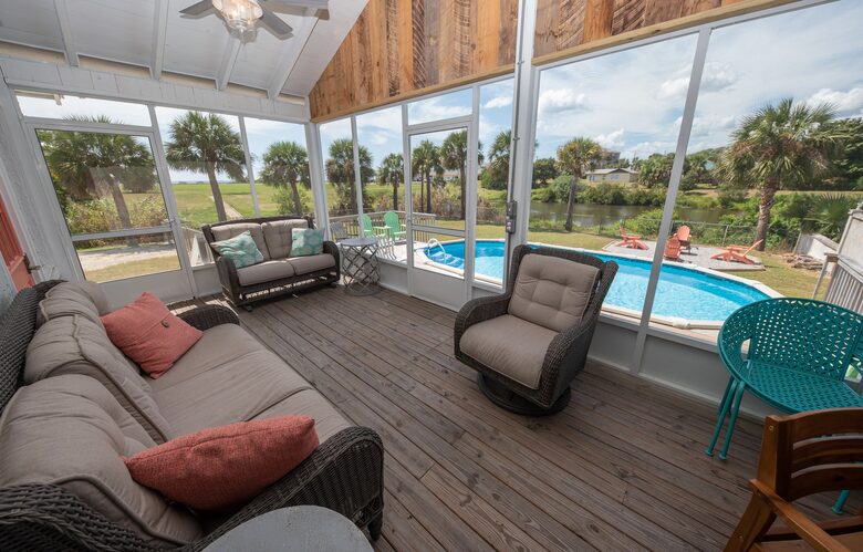 Leo's Hideaway - Panama City Beach, Florida