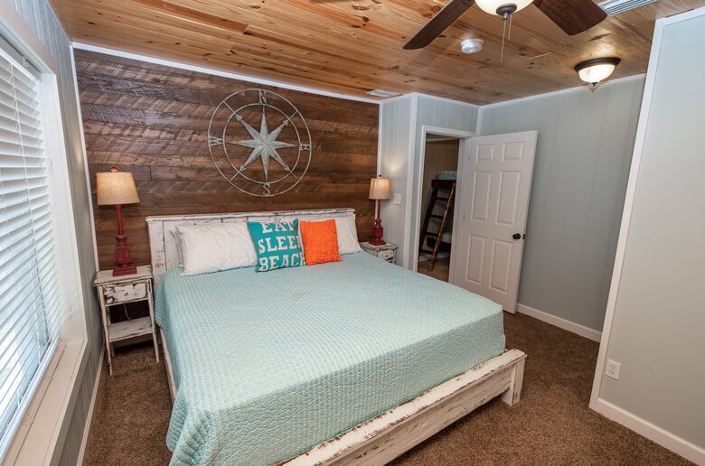 Leo's Hideaway - Panama City Beach, Florida