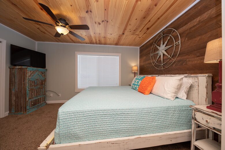 Leo's Hideaway - Panama City Beach, Florida