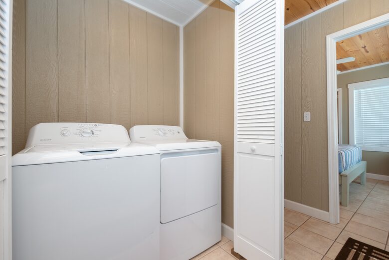 Leo's Hideaway - Panama City Beach, Florida