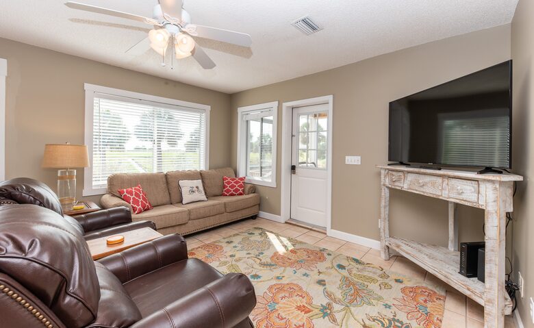 Leo's Hideaway - Panama City Beach, Florida