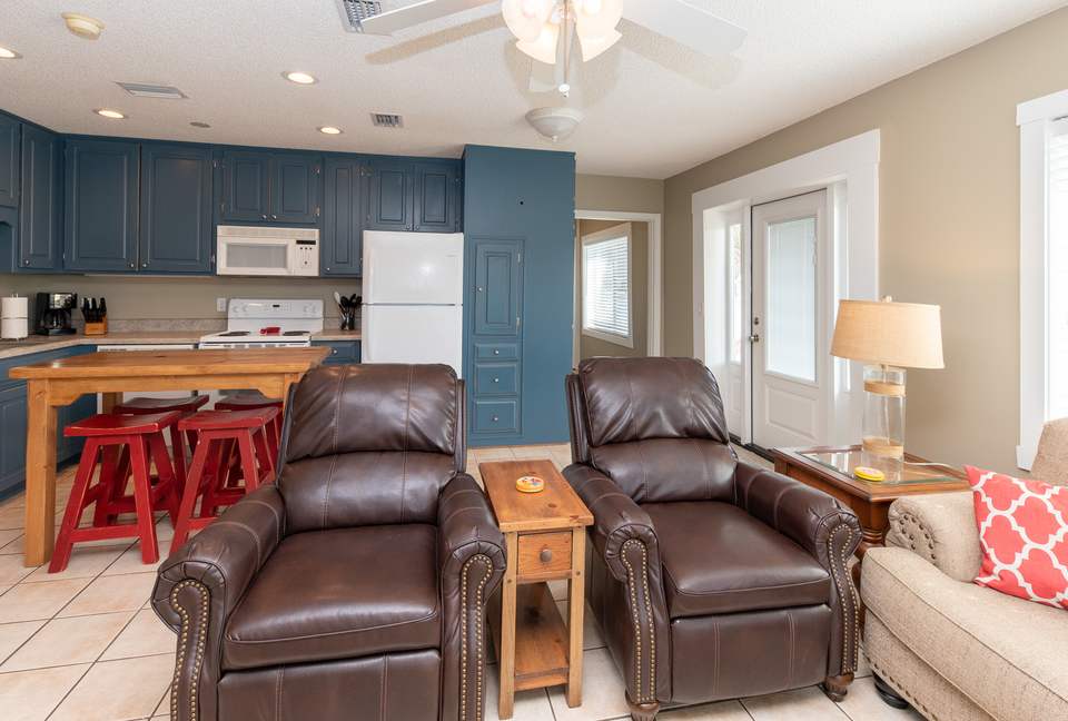 Leo's Hideaway - Panama City Beach, Florida