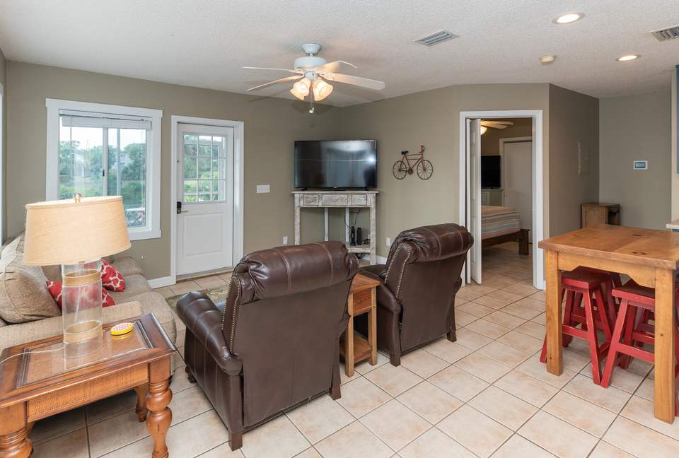 Leo's Hideaway - Panama City Beach, Florida