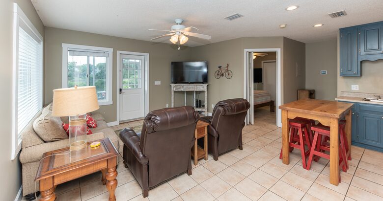 Leo's Hideaway - Panama City Beach, Florida