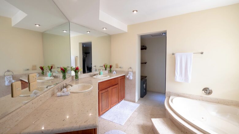 Herradura Bay Luxury Villa - Herradura, Costa Rica