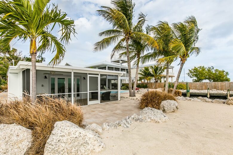 Oceanfront Luxury Lodge and Cottage - Marathon, Florida