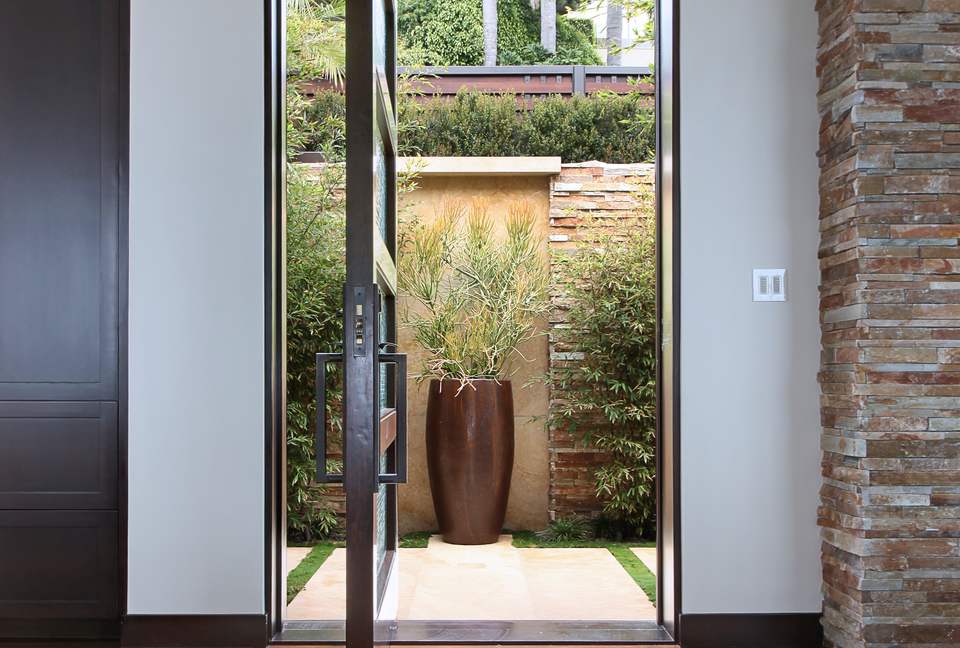 Modern Laguna Beach Coastline Villa (R) - Laguna Beach, California