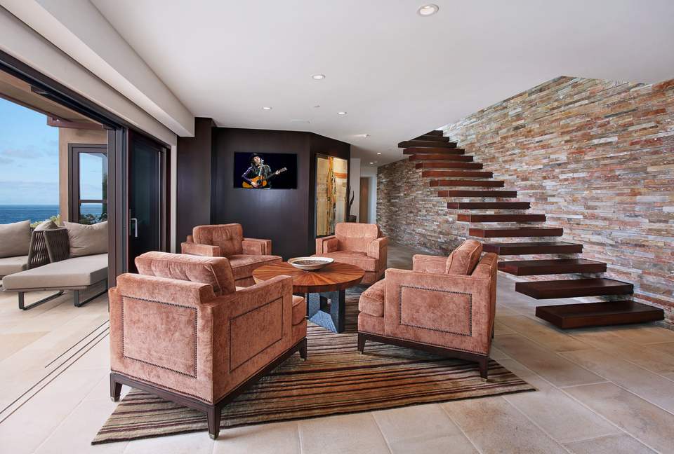 Modern Laguna Beach Coastline Villa (R) - Laguna Beach, California