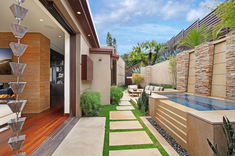 Modern Laguna Beach Coastline Villa (R) - Laguna Beach, California