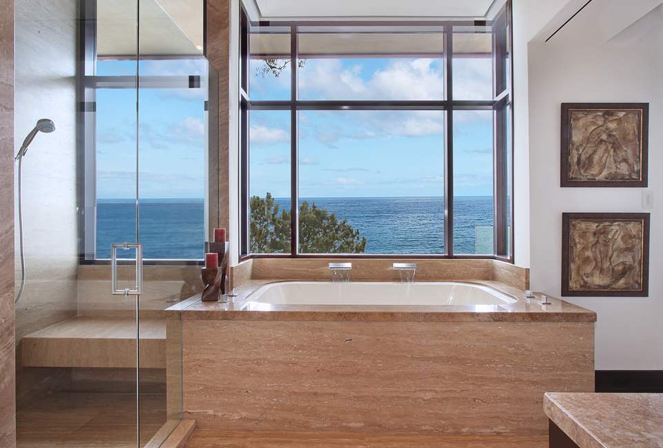 Modern Laguna Beach Coastline Villa (R) - Laguna Beach, California