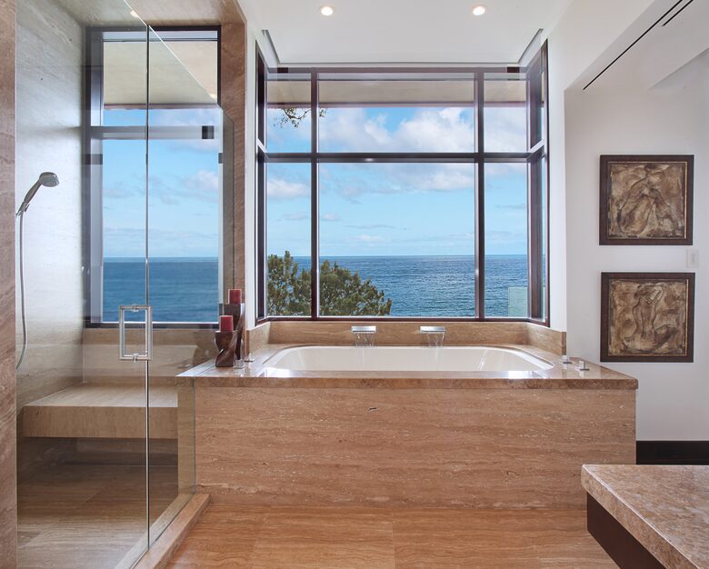 Modern Laguna Beach Coastline Villa (R) - Laguna Beach, California