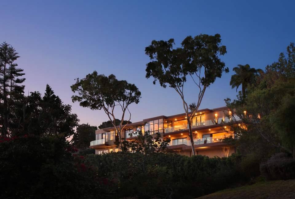 Modern Laguna Beach Coastline Villa (R) - Laguna Beach, California