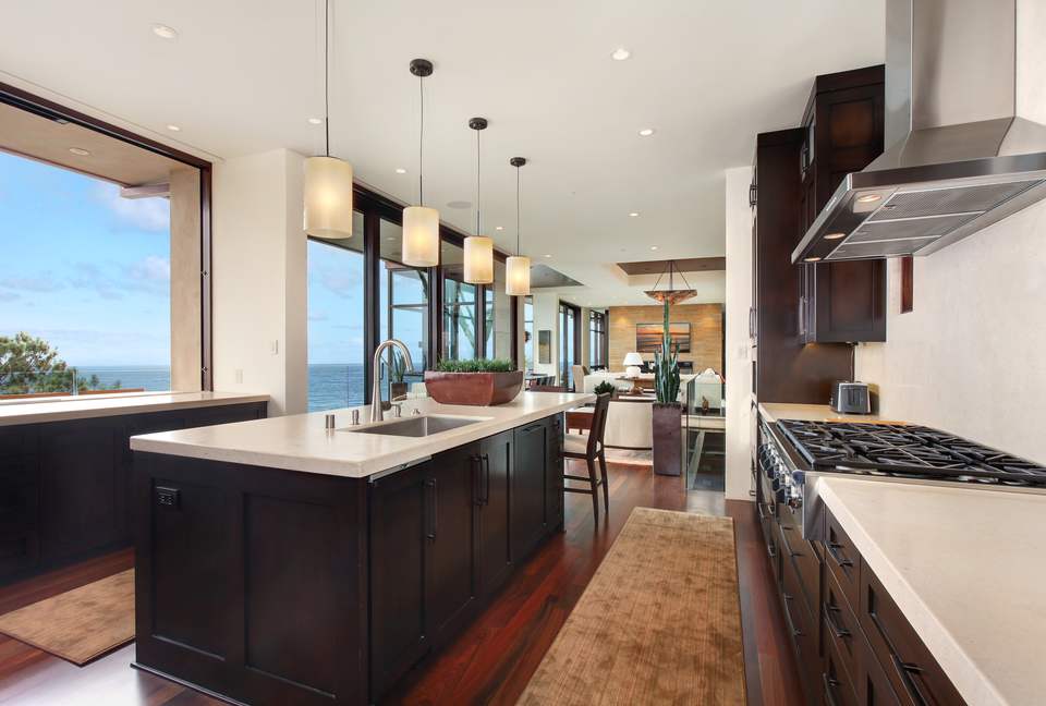 Modern Laguna Beach Coastline Villa (R) - Laguna Beach, California