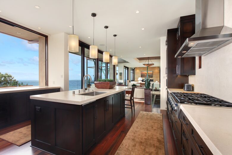 Modern Laguna Beach Coastline Villa (R) - Laguna Beach, California