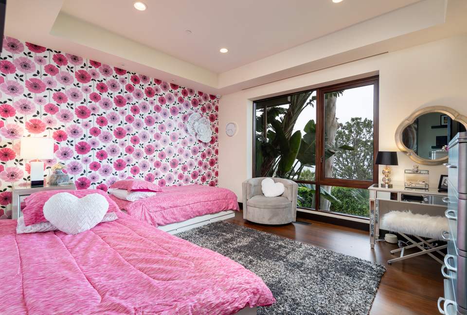 Modern Laguna Beach Coastline Villa (R) - Laguna Beach, California