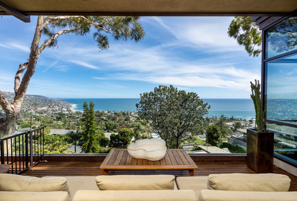 Modern Laguna Beach Coastline Villa (R) - Laguna Beach, California