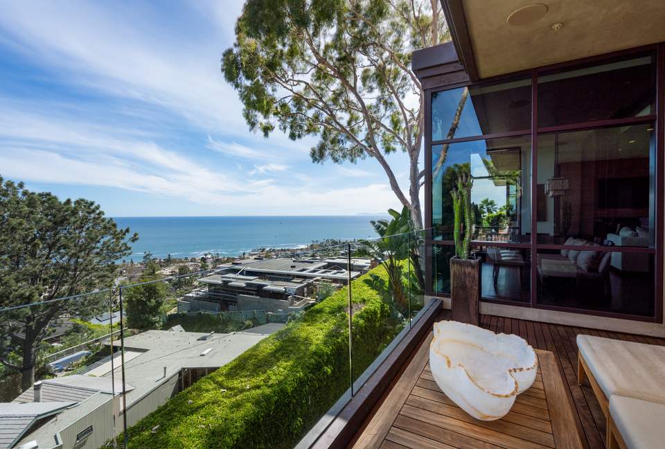 Modern Laguna Beach Coastline Villa (R) - Laguna Beach, California