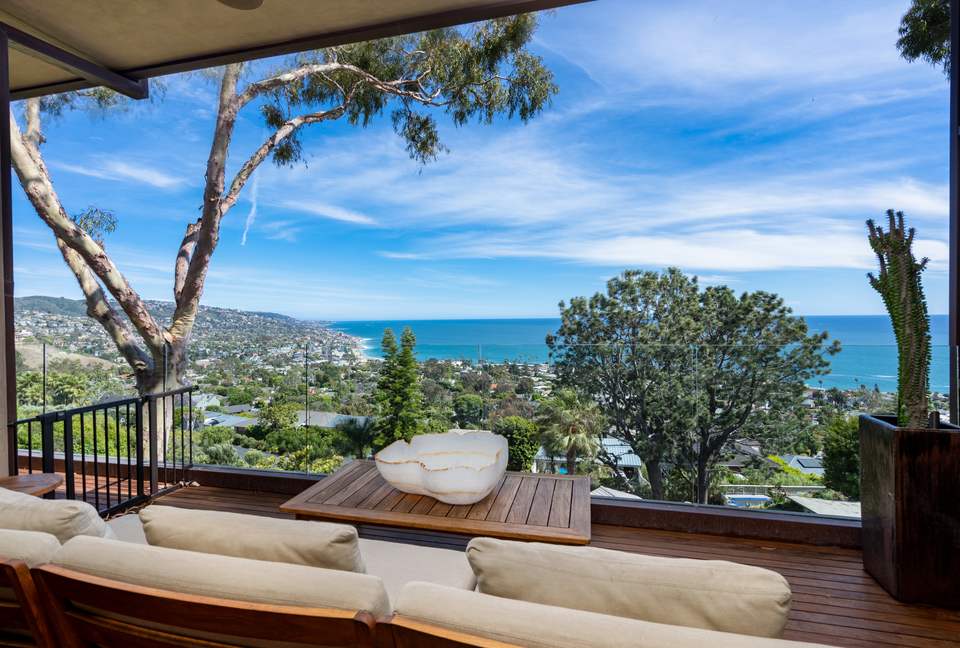 Modern Laguna Beach Coastline Villa (R) - Laguna Beach, California